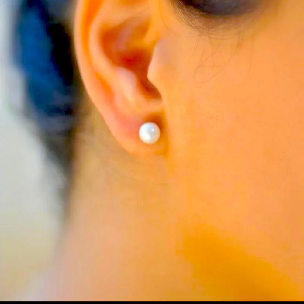new • vintage faux pearl studded earrings
